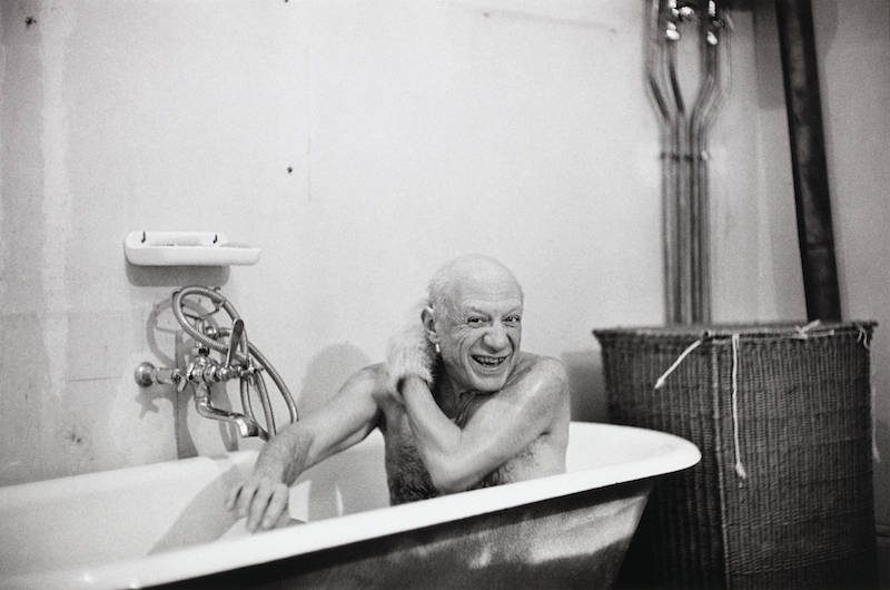 Picasso in his bathtub low res